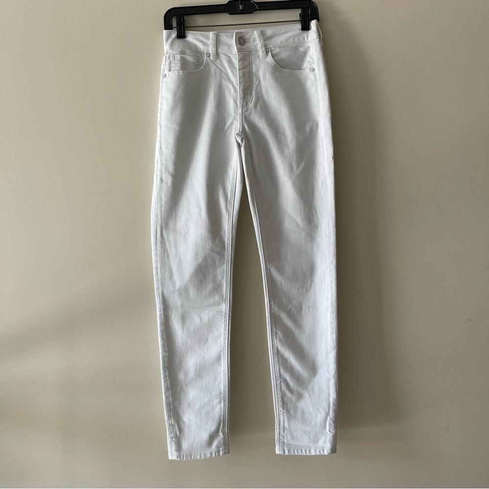 American Eagle White Straight Leg Skinny Jeans
